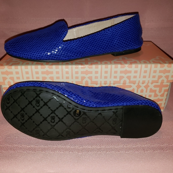 Ladies Shoes - Picture 2 of 3